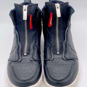 Air Jordan 1 size 7 (womens)